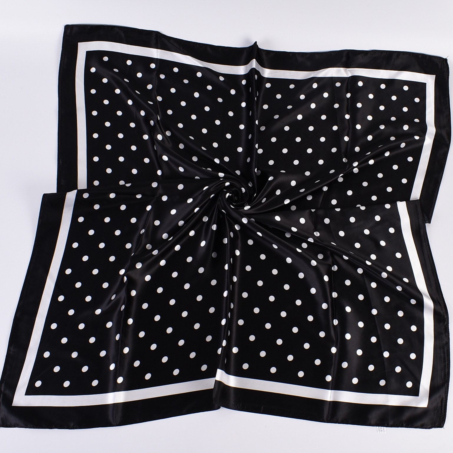 Sommer neuer modischer Tempera – Silk Scarf Square Bewertung und Preis
